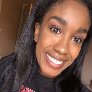 Meet your Posher, Janelle